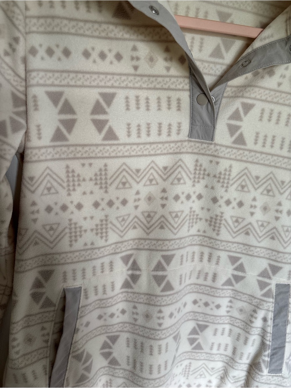 Cozy Aztec Print Snap-Placket Pullover - Cream & Light Gray
